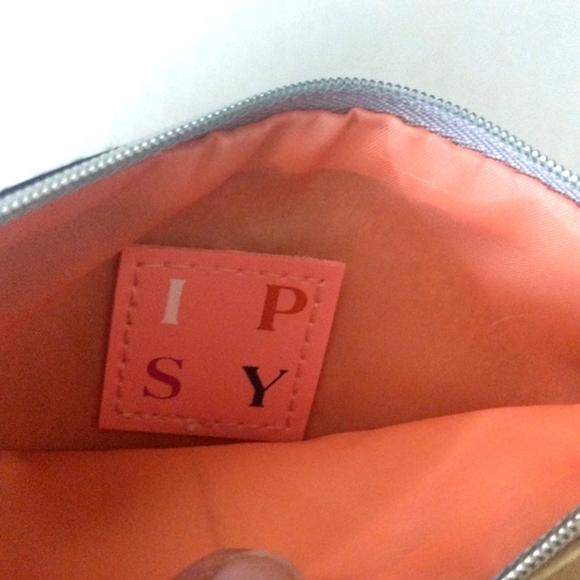 Ipsy Makeup Bag - Picture 4 of 4